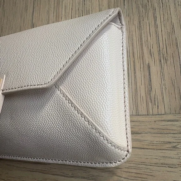 $398 NWOT TORY‎ BURCH Gigi Envelope Clutch Handbag Beige Pebbled Patent Leather - Picture 13 of 13